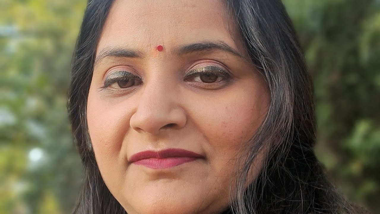 Asha tiwari official  is live