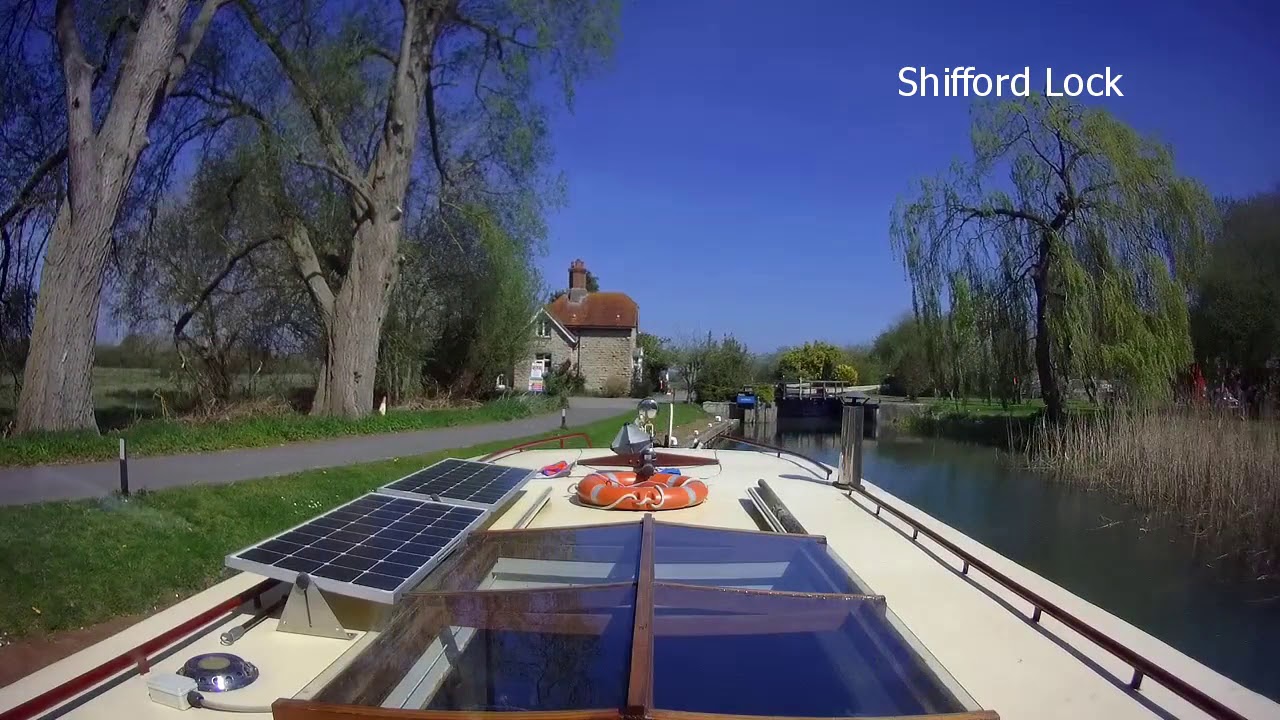Barge Viator - Upper Thames from Kelmscott to Farmoor