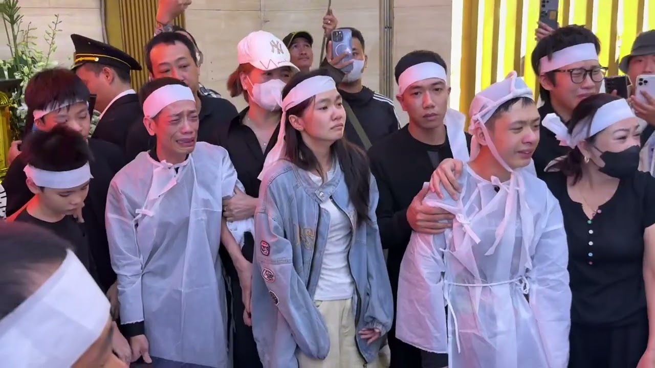 Trời Ơi Còn Đau Đơn Gì Hơn Cảnh Này - Người Thân Khóc Hết Nước Mắt Hỏa Táng 3 Mẹ Con Lúc Này