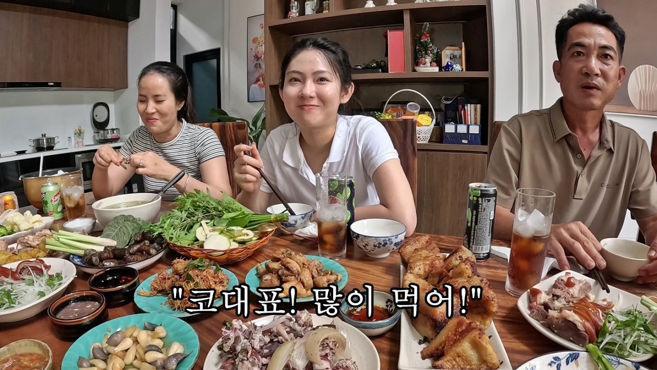 고향 도착하자마자 상다리 휘어지게 차려주신 마이안 부모님… 이렇게 환대해주신다고?