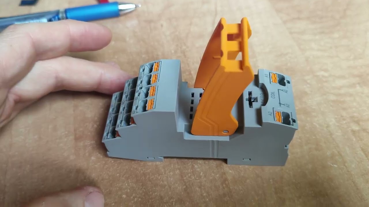 Gniazdo przekaźnikowe RIF-2-BPT i przekaźnik Phoenix Contact 