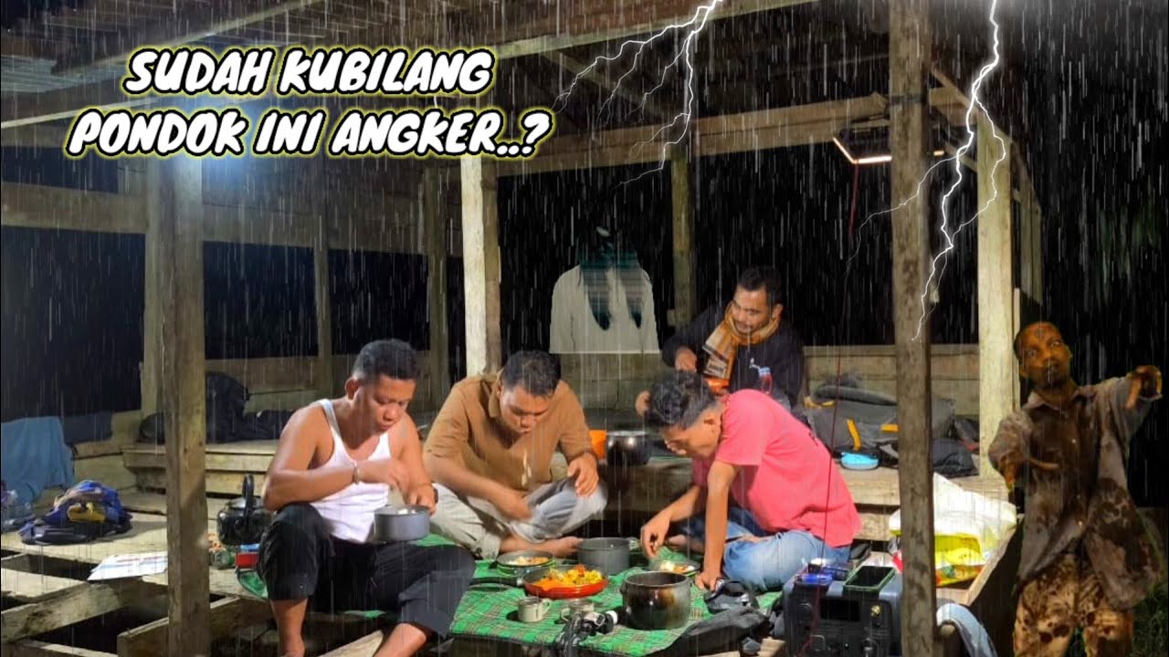 Diguyur hujan deras Panen ikan bermalam di pondok tua, relaxing rain sound 