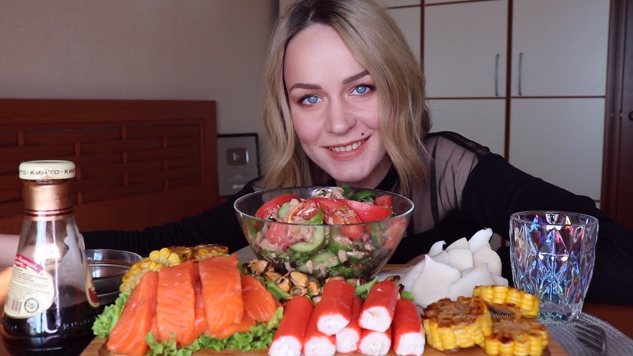 MUKBANG | Лосось, кальмары, салат с тунцом | Salmon, squid, tuna salad не ASMR