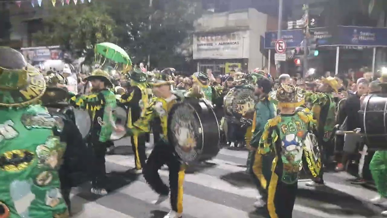 Derrochando Alegría en Mataderos!Un verdadero Show de todas las murgas!!!
