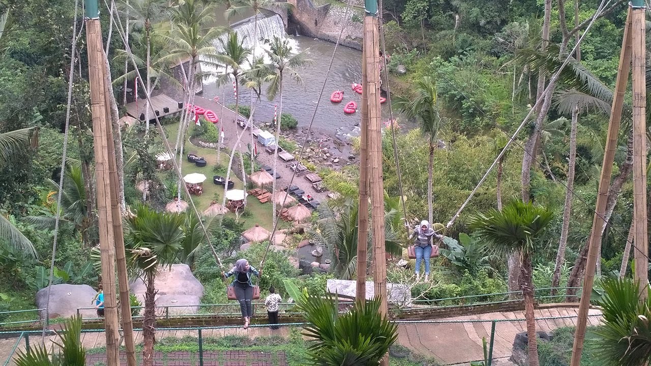 Liburan Menyenangkan Naik Wahana Ayunan | Bali Swing