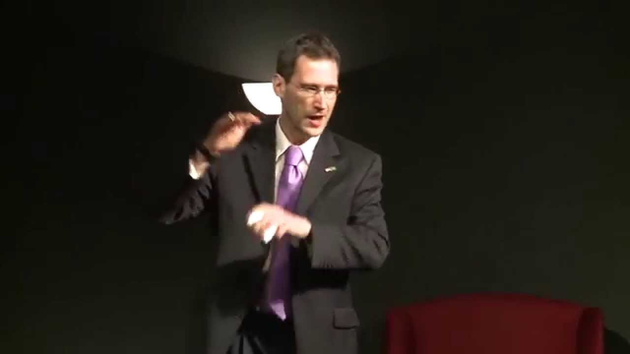 Тайная жизнь дипломатов: Джои Худ на TEDxDhahranHighSchool
