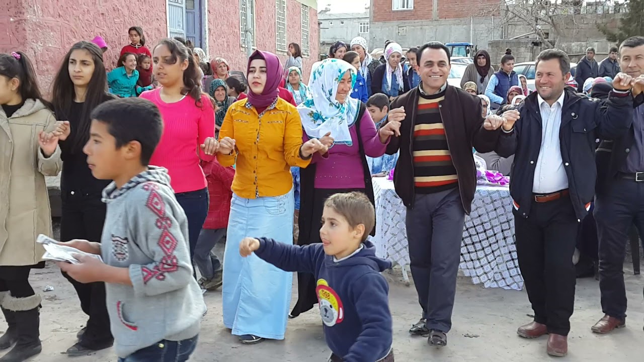 ZÜBEYDE VE HALİL'İN NİŞAN TÖRENİ YAZIBEYDİLİ KÖYÜNDE