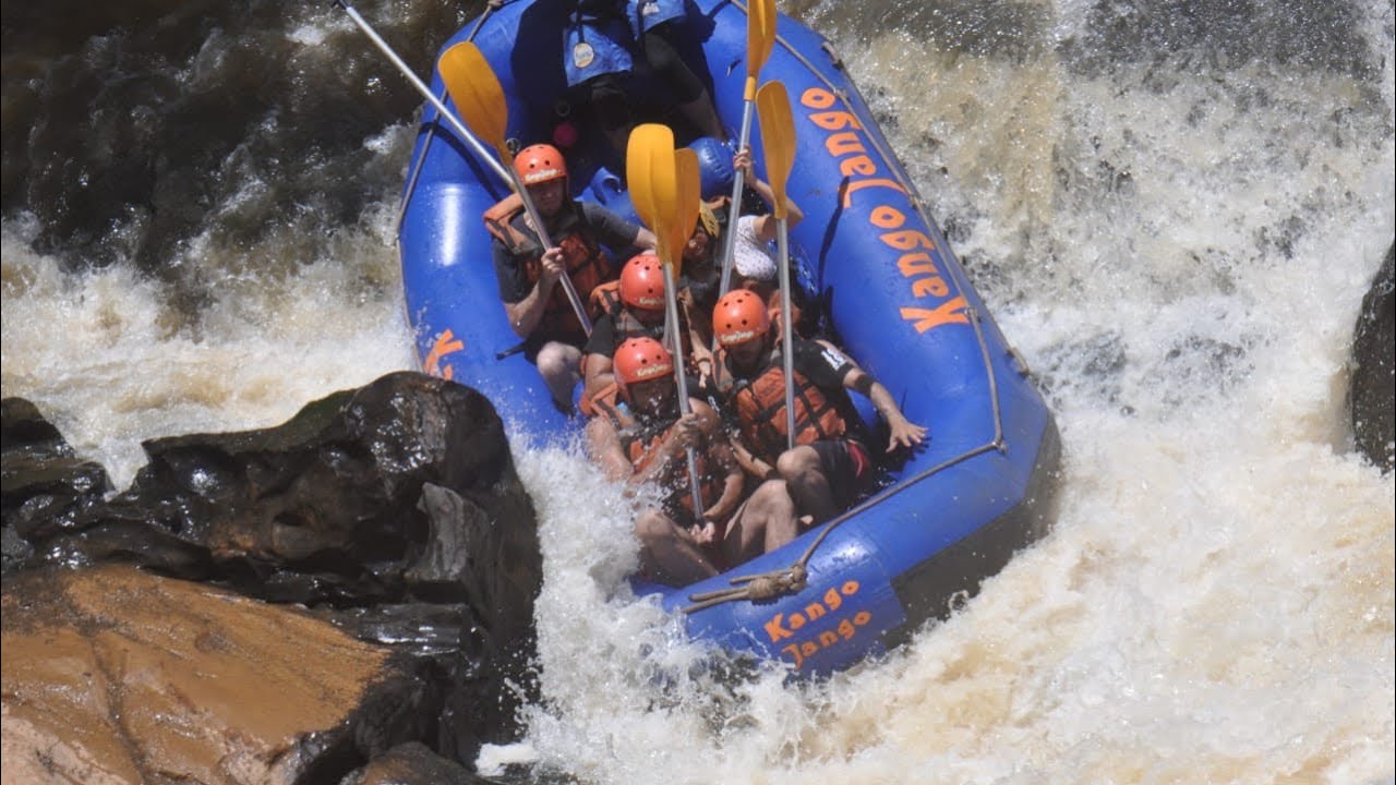 Role insano Kango Jango Rafting.
