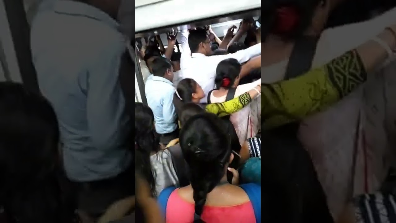 Kolkata ki metro ka . hal be hal .. krishna kumar Roy (k.k.r)