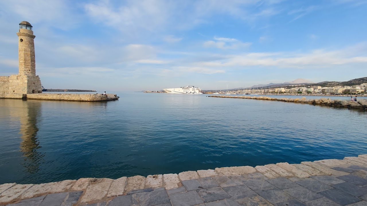 Rethymnon, Crete - WALKING TOUR, ein SPAZIERGANG, Till the old harbour, bis zum alten Hafen, Kreta.