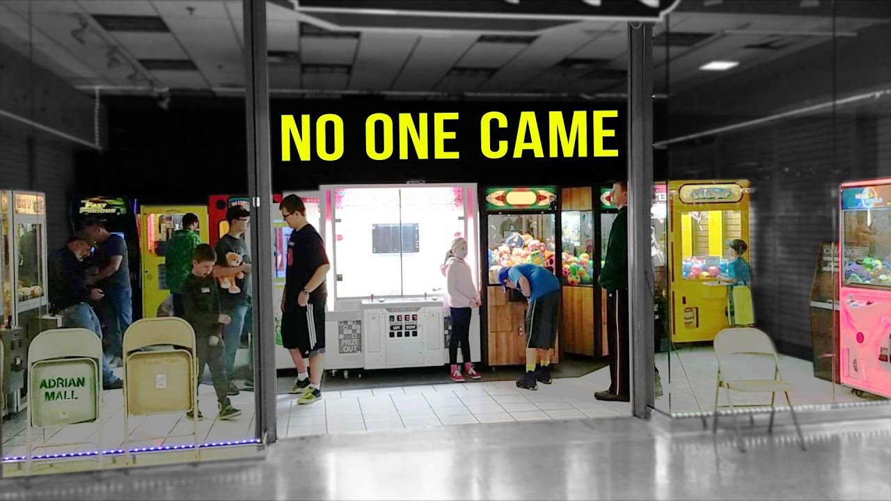 NO ONE SHOWED UP TO MY FAN MEET..........