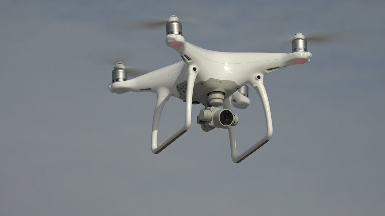 Квадрокоптер DJI Phantom 4