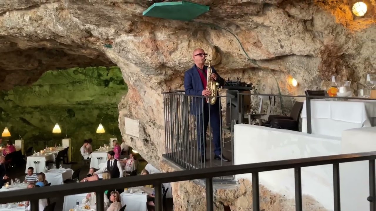2022 Grotta Palazzese, Polignano a mare