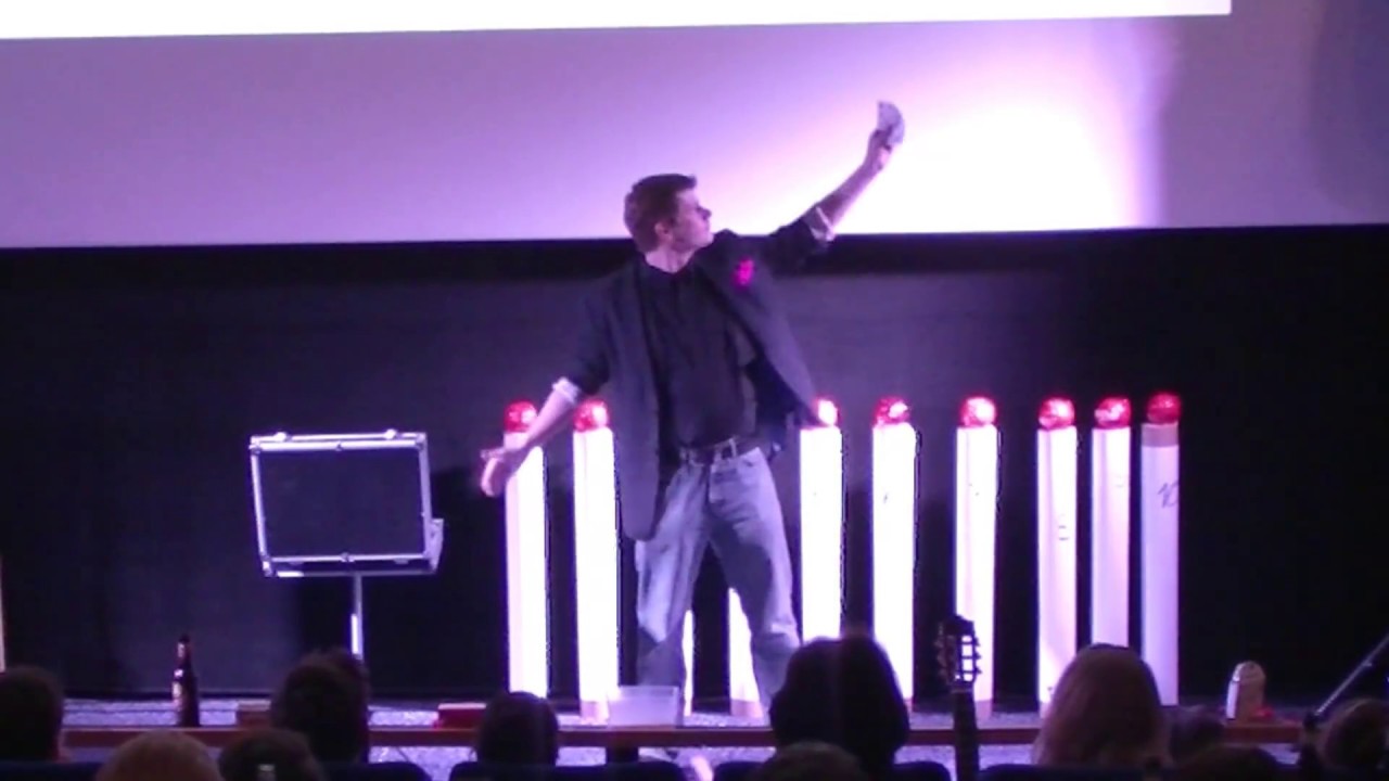 EXCLUSIVE: Christian Lavey Card Manipulation Act  Magic Trick, Illusion Zauberei Zauberer Magician