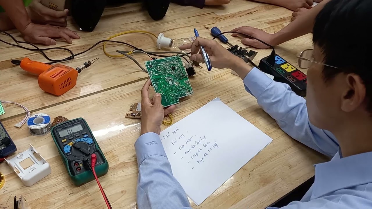 Học nghề Điện tử Điện lạnh M tính không khó nếu bạn học đúng địa chỉ, thành nghề bạn có thể làm giàu