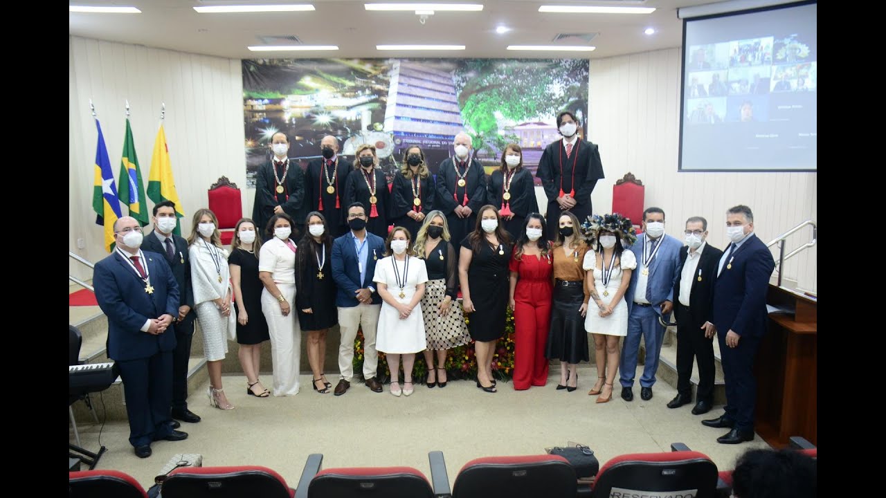 TRT-14  condecora servidores e personalidades com comendas