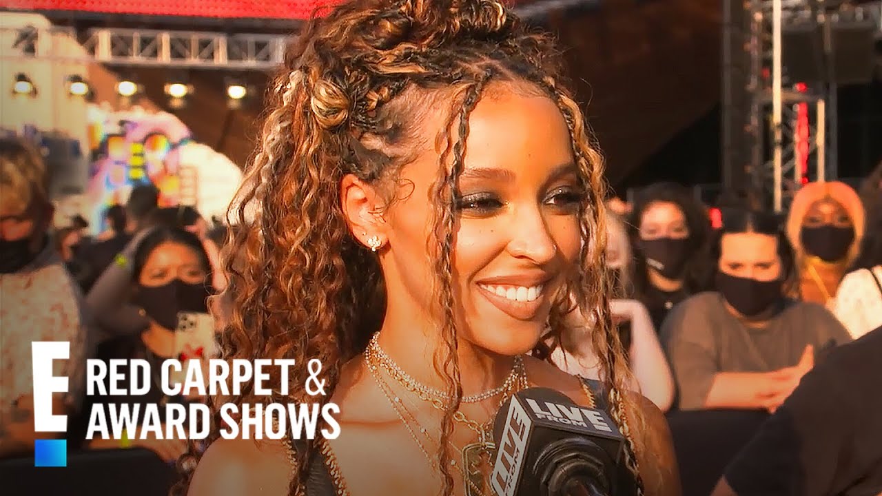 Tinashe Rocks Vintage Y2K Fashion at 2021 MTV VMAs | E! Red Carpet & Award Shows