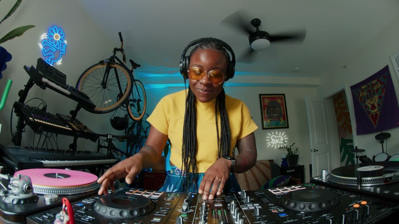 A NEO-SOUL SOUNDSCAPE FT. JILL SCOTT, ERYKAH BADU, SADE, MAXWELL, D'ANGELO, MICHAEL JACKSON & MORE