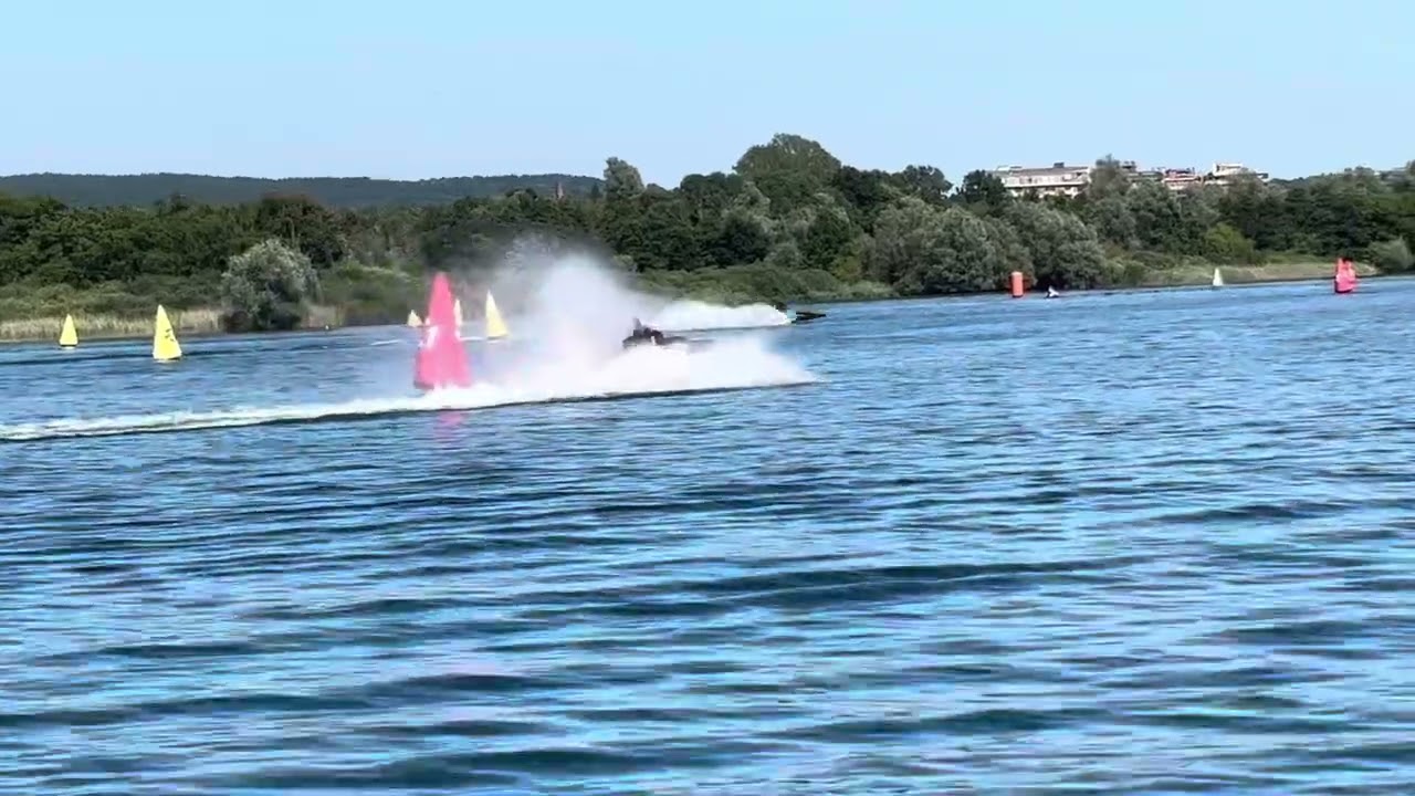 Motonautica: Team Brady vince il Lago Maggiore GP di E1 Series