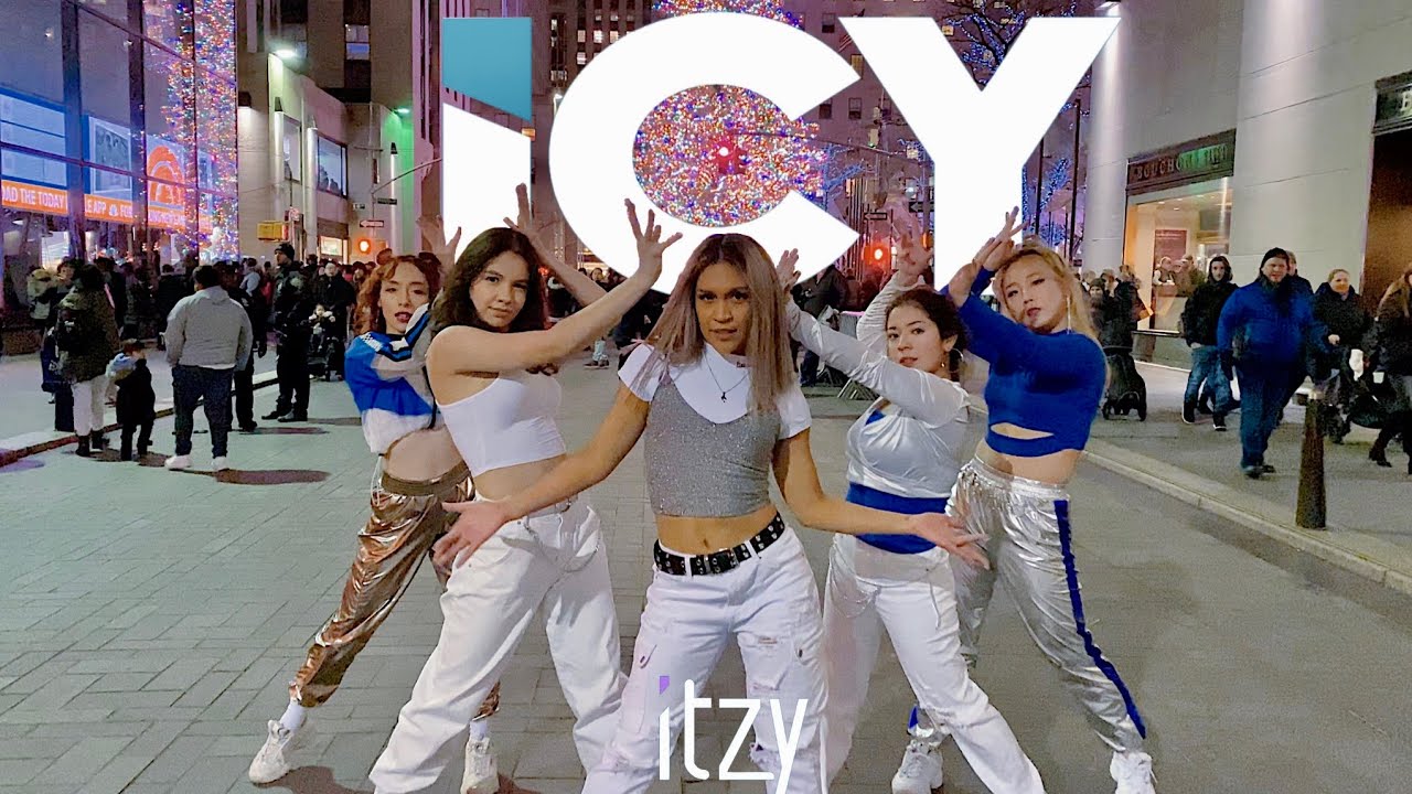 [KPOP IN PUBLIC NYC: Rockefeller Tree] ITZY (있지) - ICY Dance Cover
