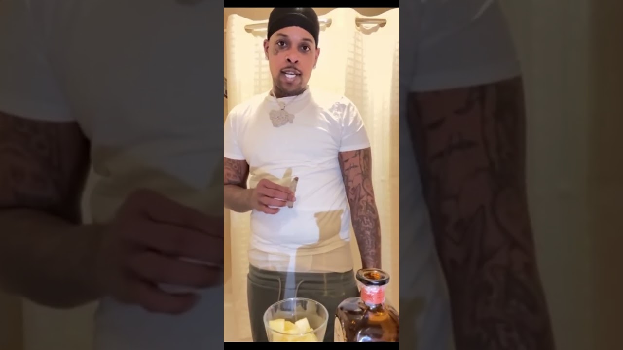 Finesse2Tymes Laughs at Fan's Attempted Roast 😂 Very entertaining. ￼