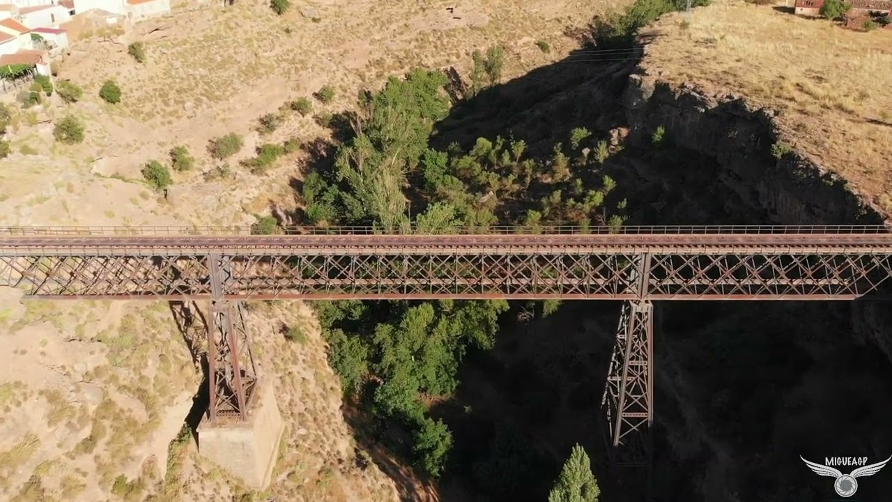Antigua línea de Baza y sus puentes a vista de dron - Julio 2022
