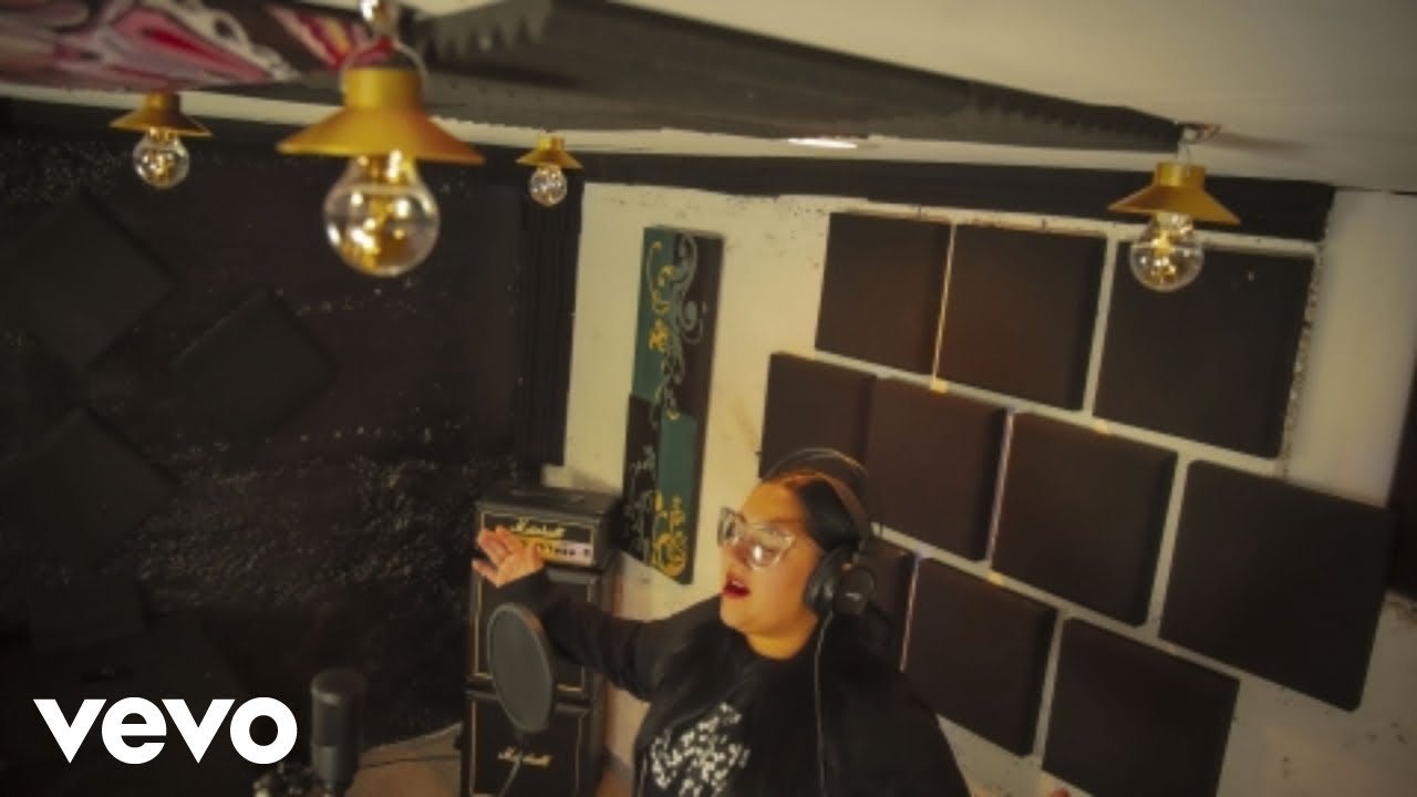 VANESSA CASTRO ULLOA - HUELES A GRANDESA