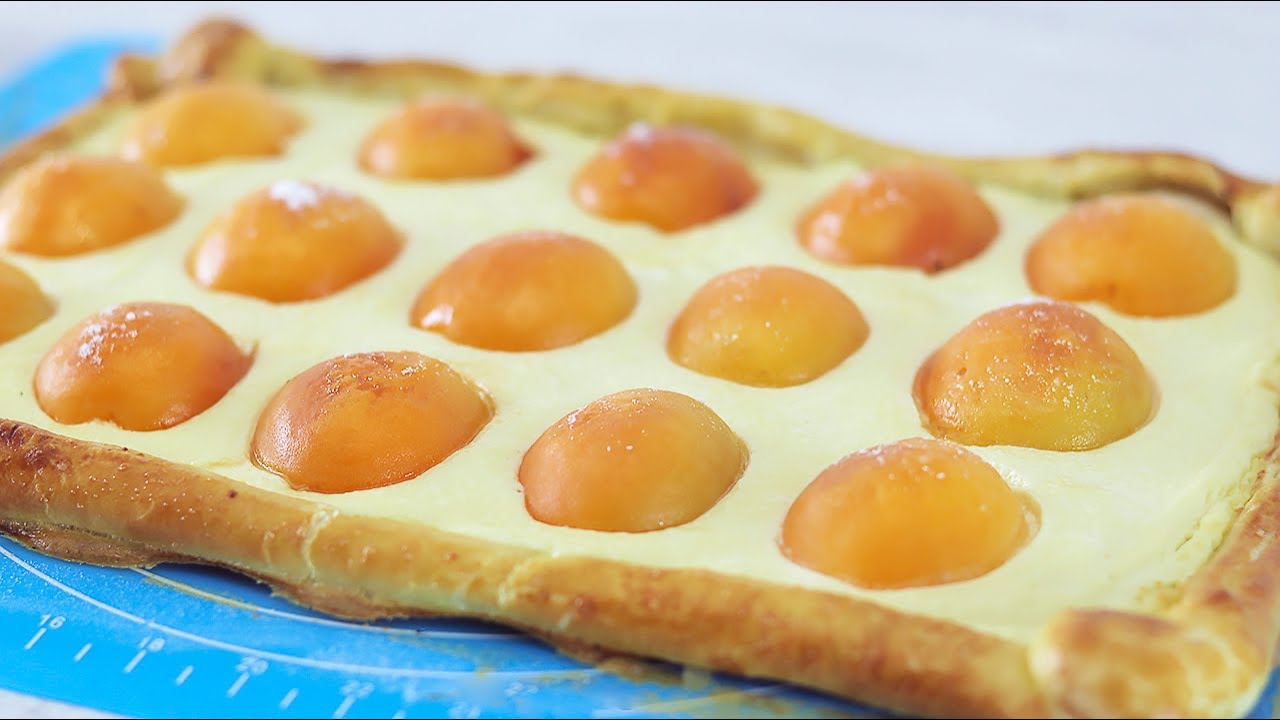 Слоеная выпечка с абрикосами. Пирог с творогом и абрикосами из слоеного теста