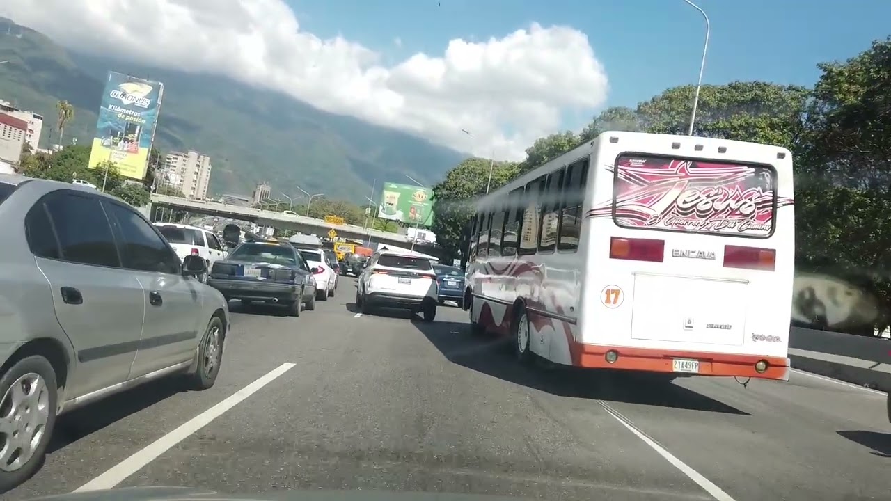 Autopista Valle Coche hasta Plaza Venezuela en Diciembre 2025