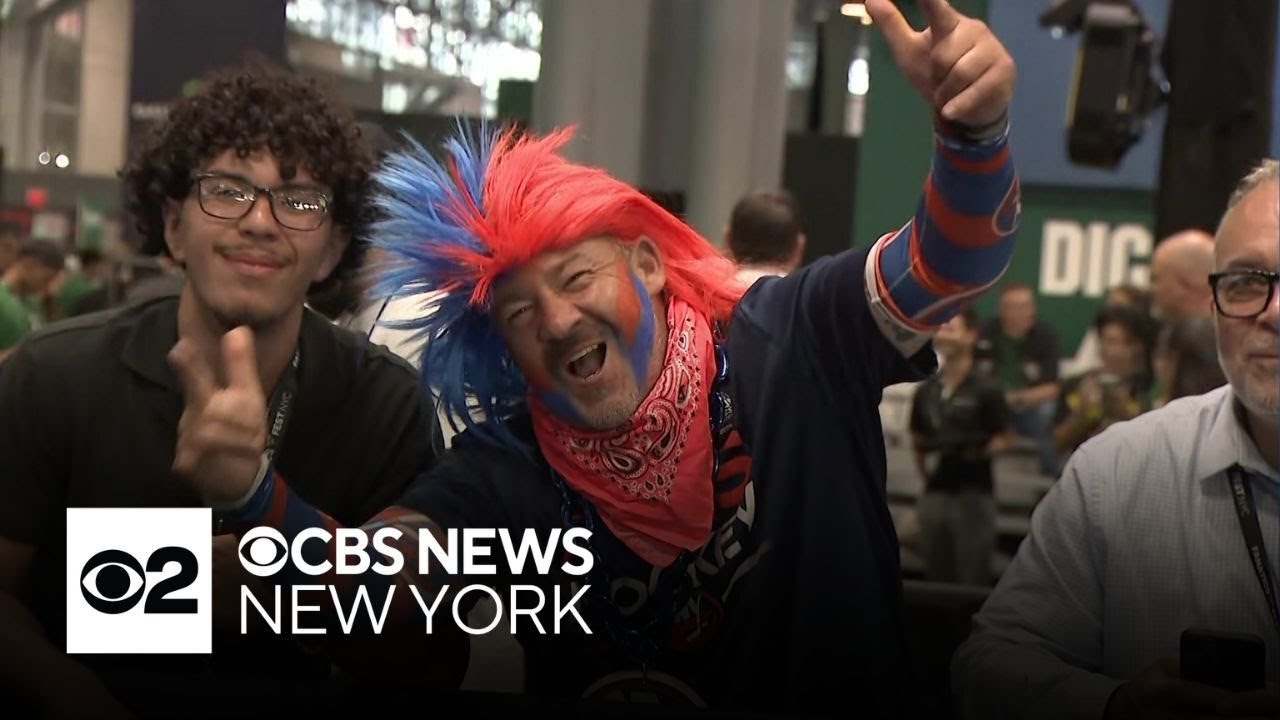 Sports superfans pack in for Fanatics Fest 2026 in New York City
