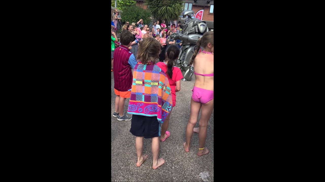 Titan the robot scares James 😂 lady's mile 2015