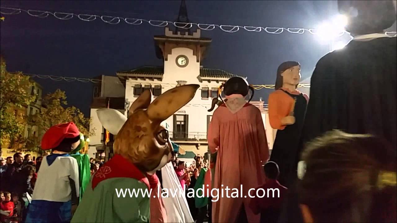 Part final del Cercavila de Gegants i capgrossos de Sant Celoni. Festes de Sant Martí 2015.