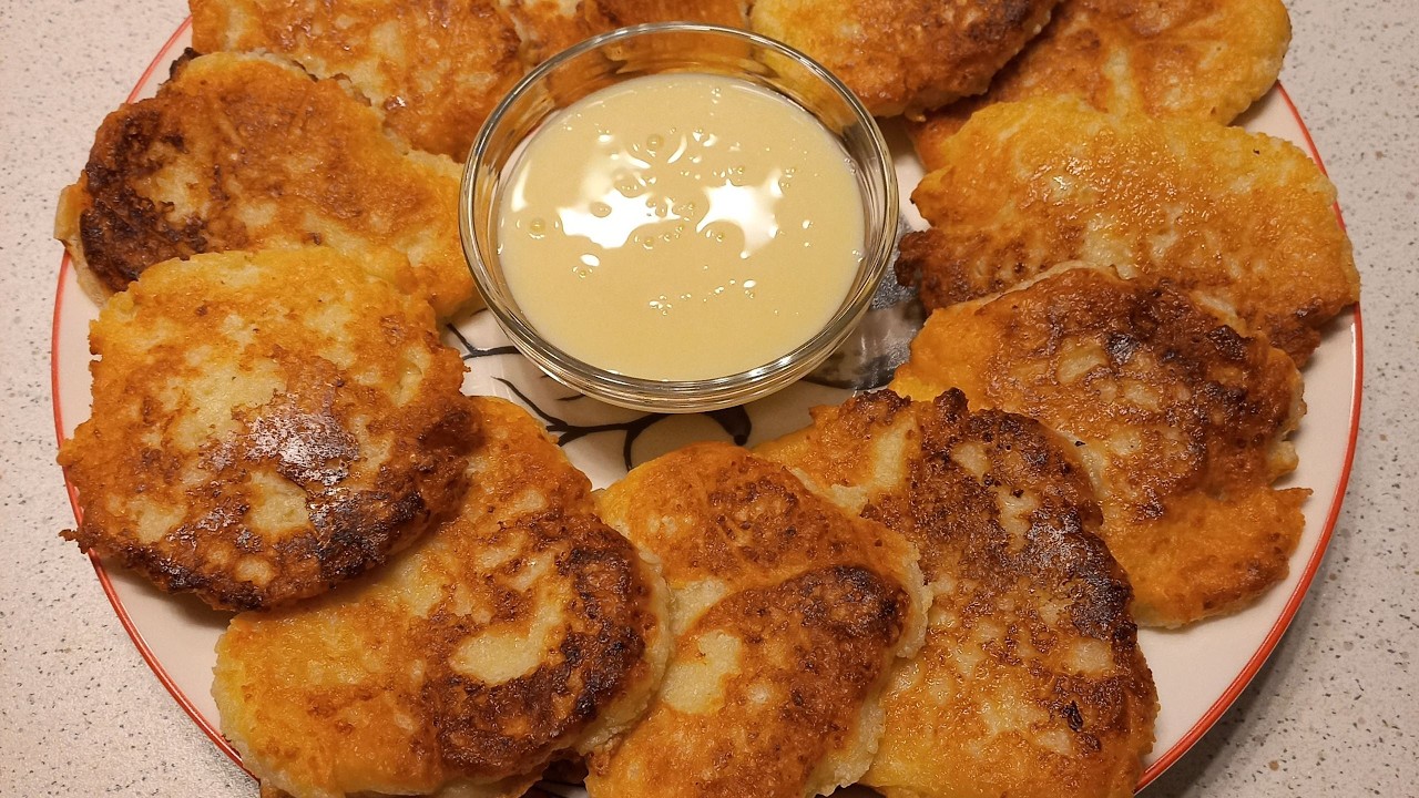Cottage cheese pancakes. Quick 4-ingredient recipe. Healthy food for kids and adults.