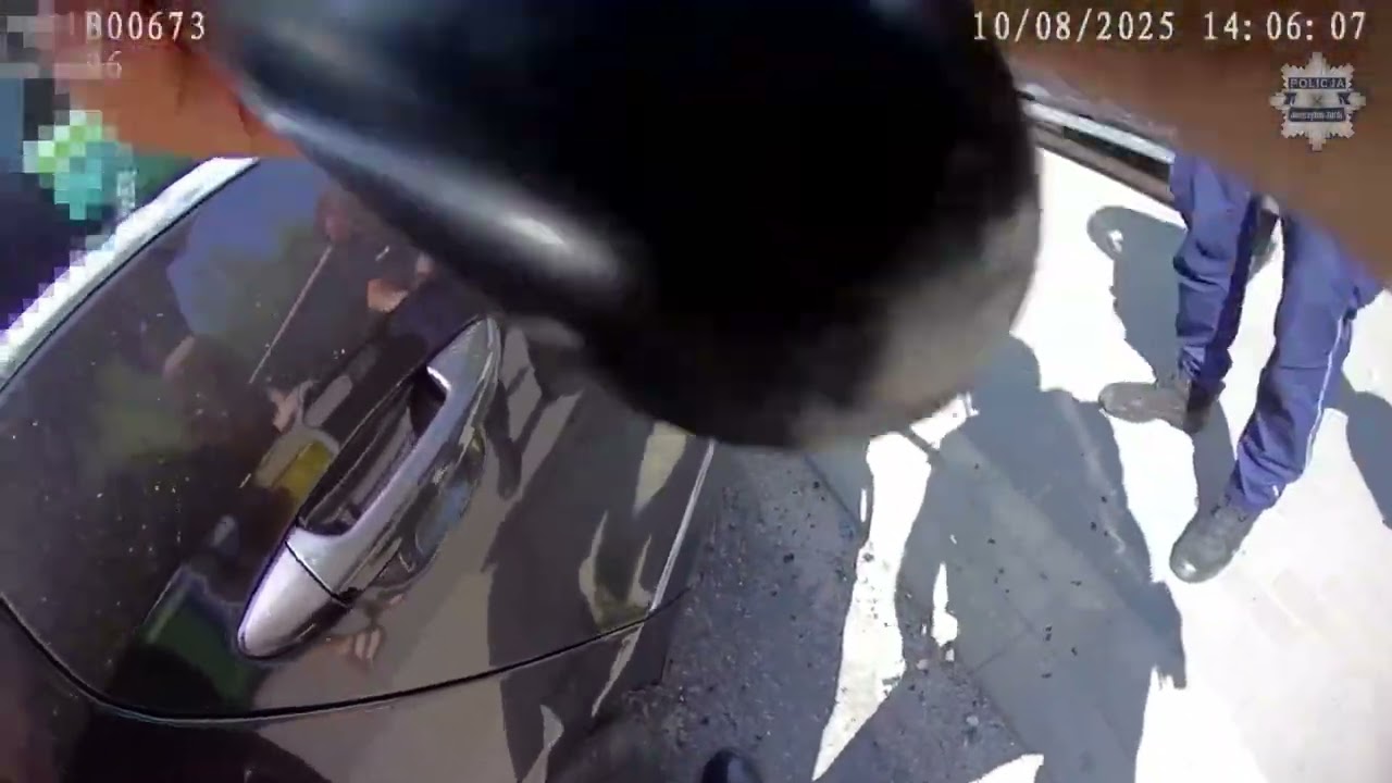 Policjanci musieli wybić szybę by ratować 25-latka