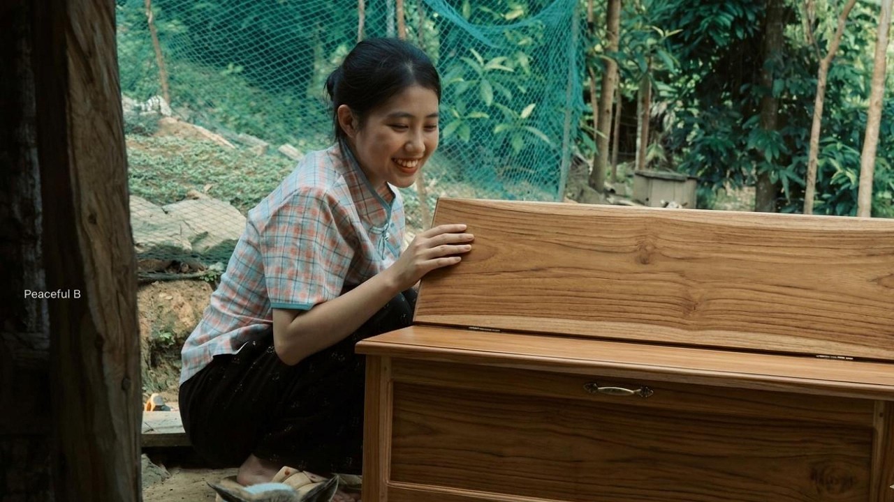 Ly Hien Nuong Builds a Warm Home with Handmade Furniture