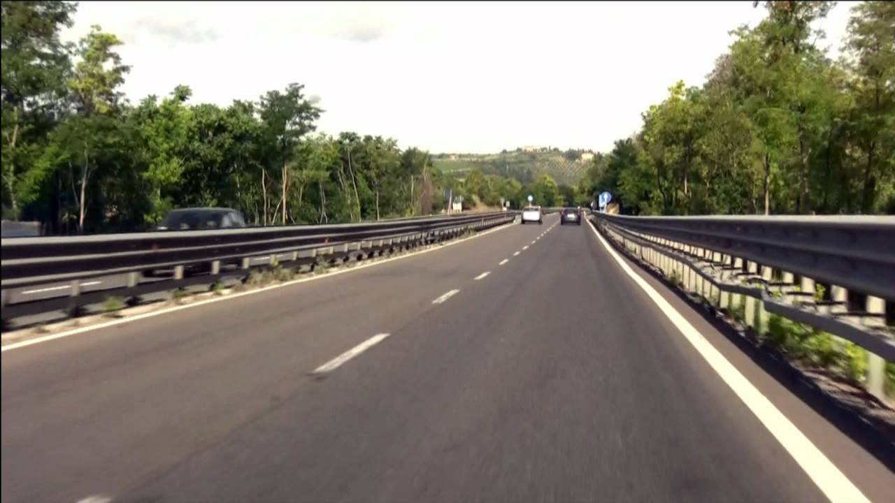 Driving in Italy - from Siena to Monteriggioni - SS 674 and RA3
