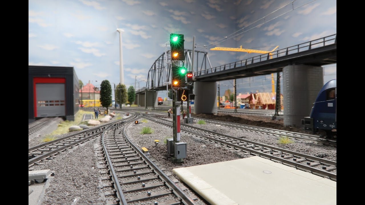 Schöne H0 Lichtsignale von RZTec und Fahrstraßensteuerung mit der ECoS