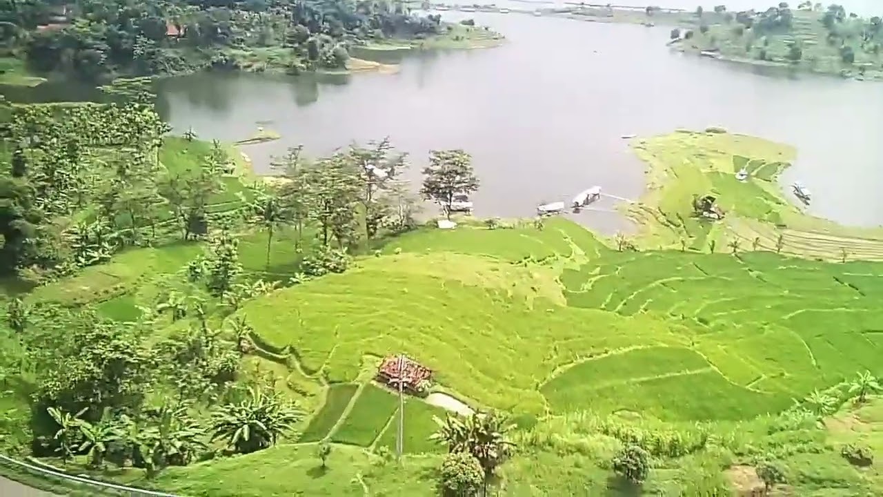 Jalan lingkar jati gede terlihat bendungan 
