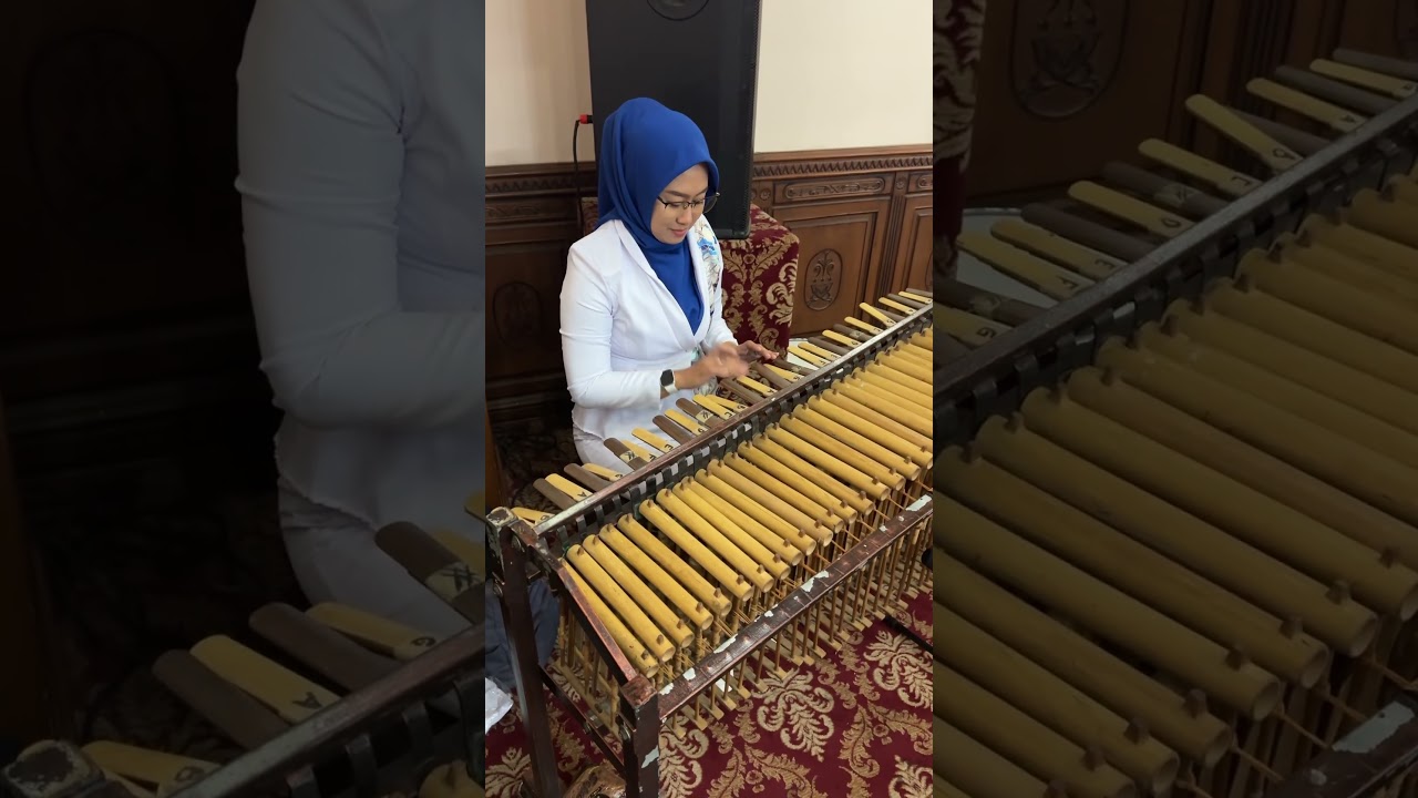 pertama kali main angklung toel #angklung #pertama #musik #jawabarat