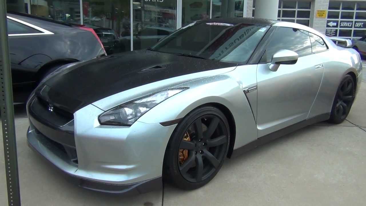 Stunning Nissan GT-R Premiun Super Silver Color