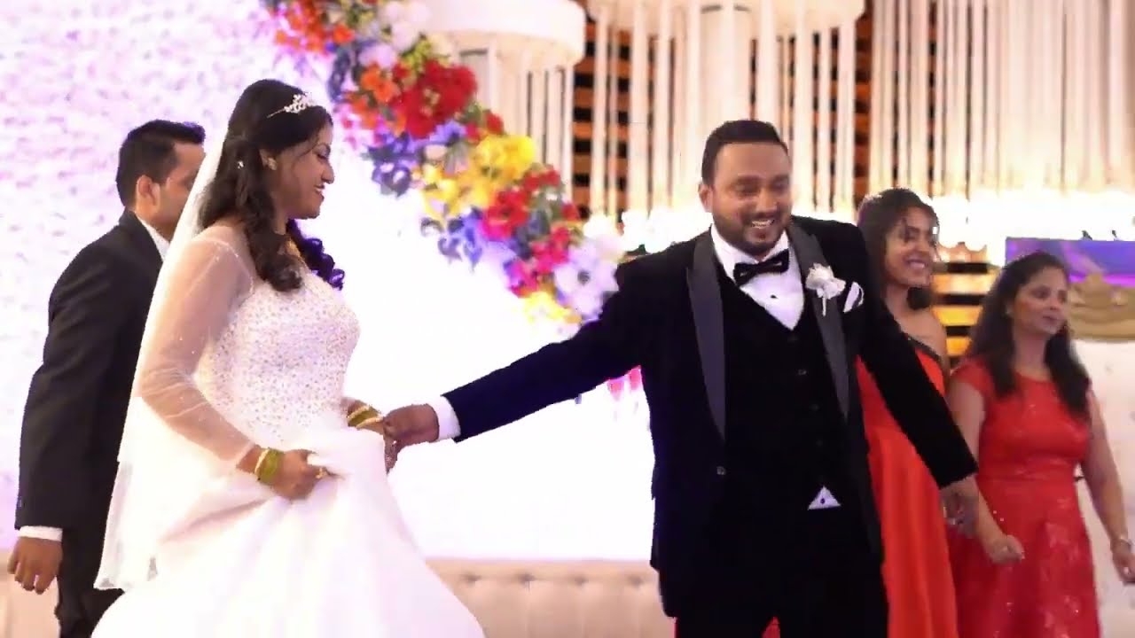 Snedden & Yulanda Wedding - Family's surprise dance