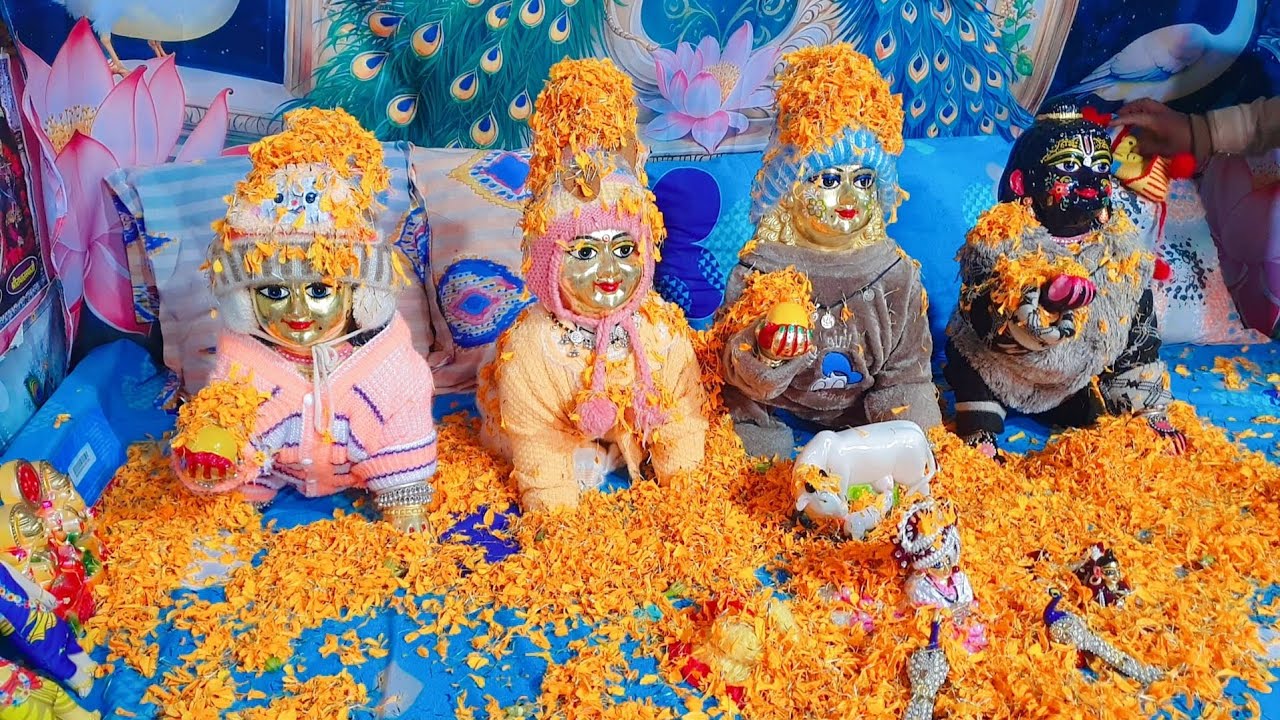 आज हमने फिर से खेली अपने लाल के साथ फूलों की होली 