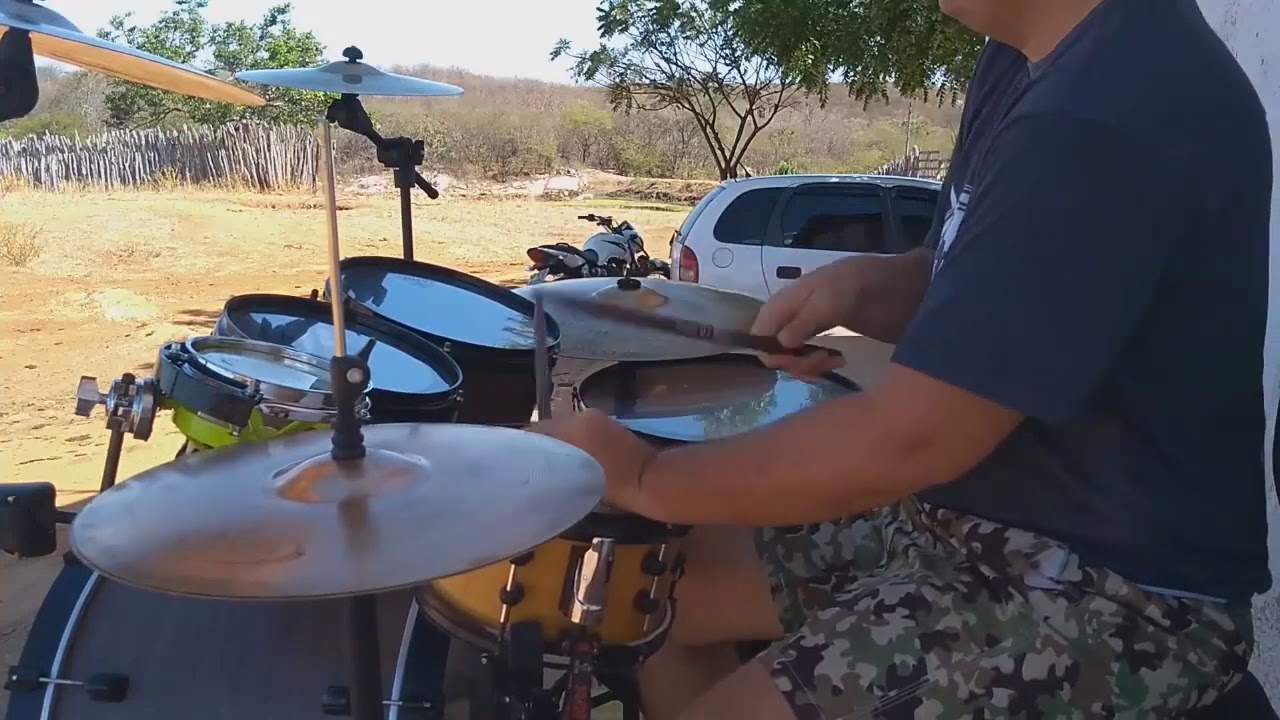 FORRÓ DAS ANTIGAS [RAIZ PODEROSA] BANDA STYLLUS ( Drum cover)
