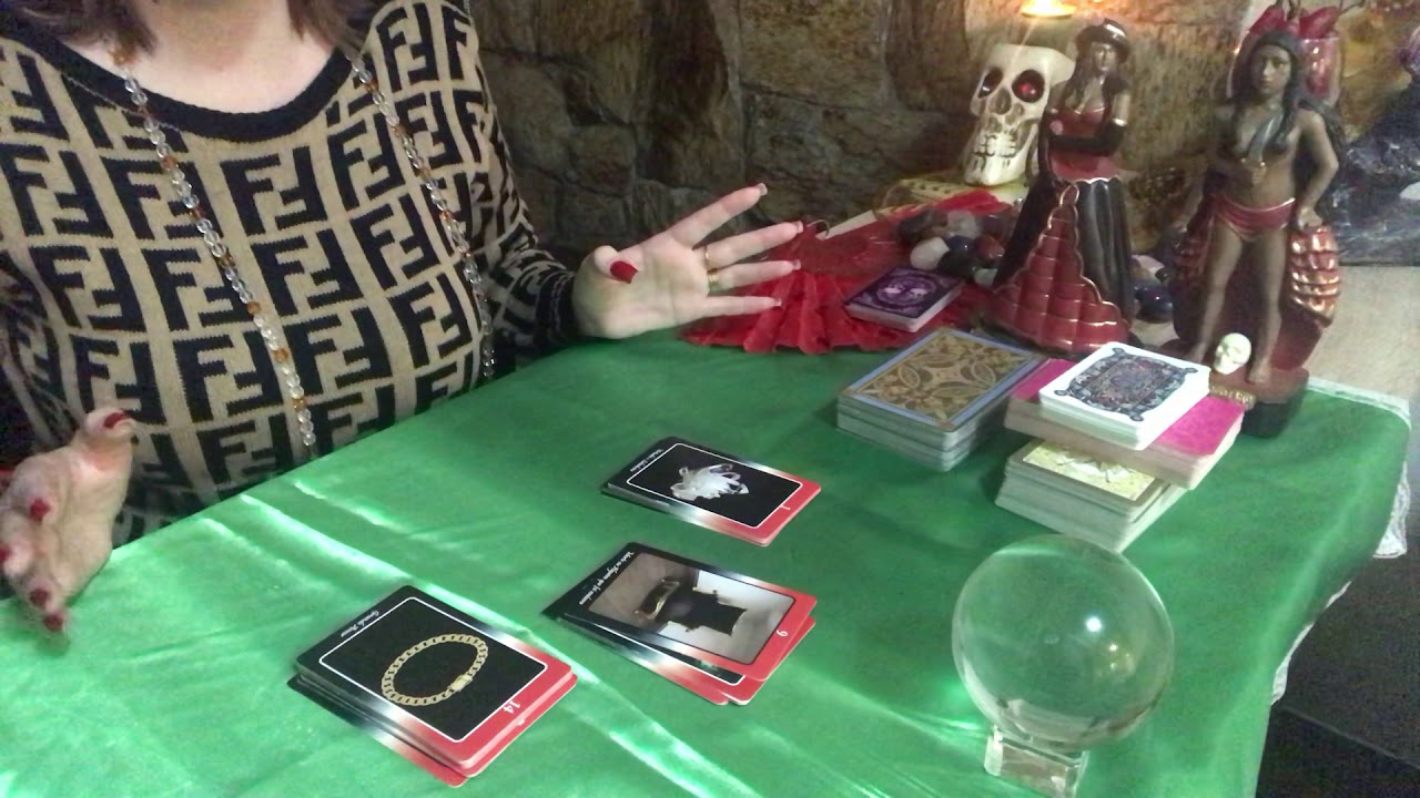 Ele (ela) está feliz com a (o) rival? Tarot e Baralho Cigano contam tudo