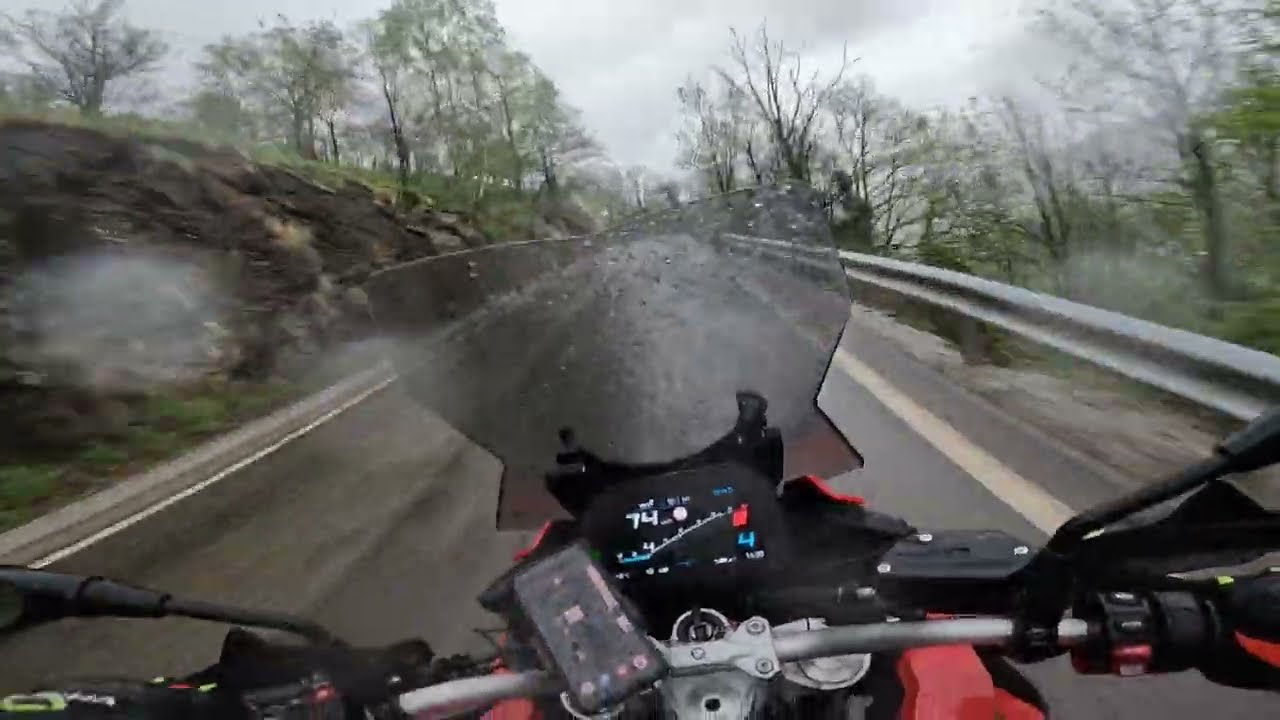 Michelin ROAD 6 In Heavy Rain | BMW F900XR