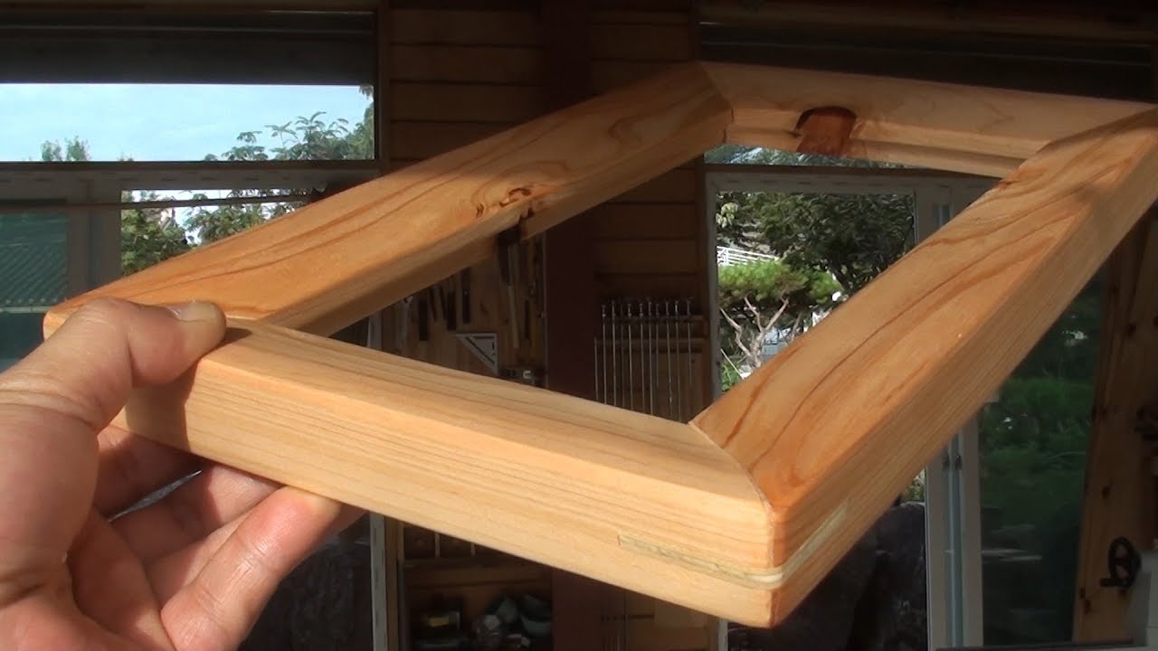 [Woodworking] Making A Mitered Picture Frame On A Table Saw