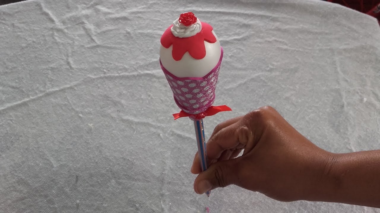 COMO FAZER PONTEIRA DE L&Aacute;PIS OU CANETA CUPCAKE