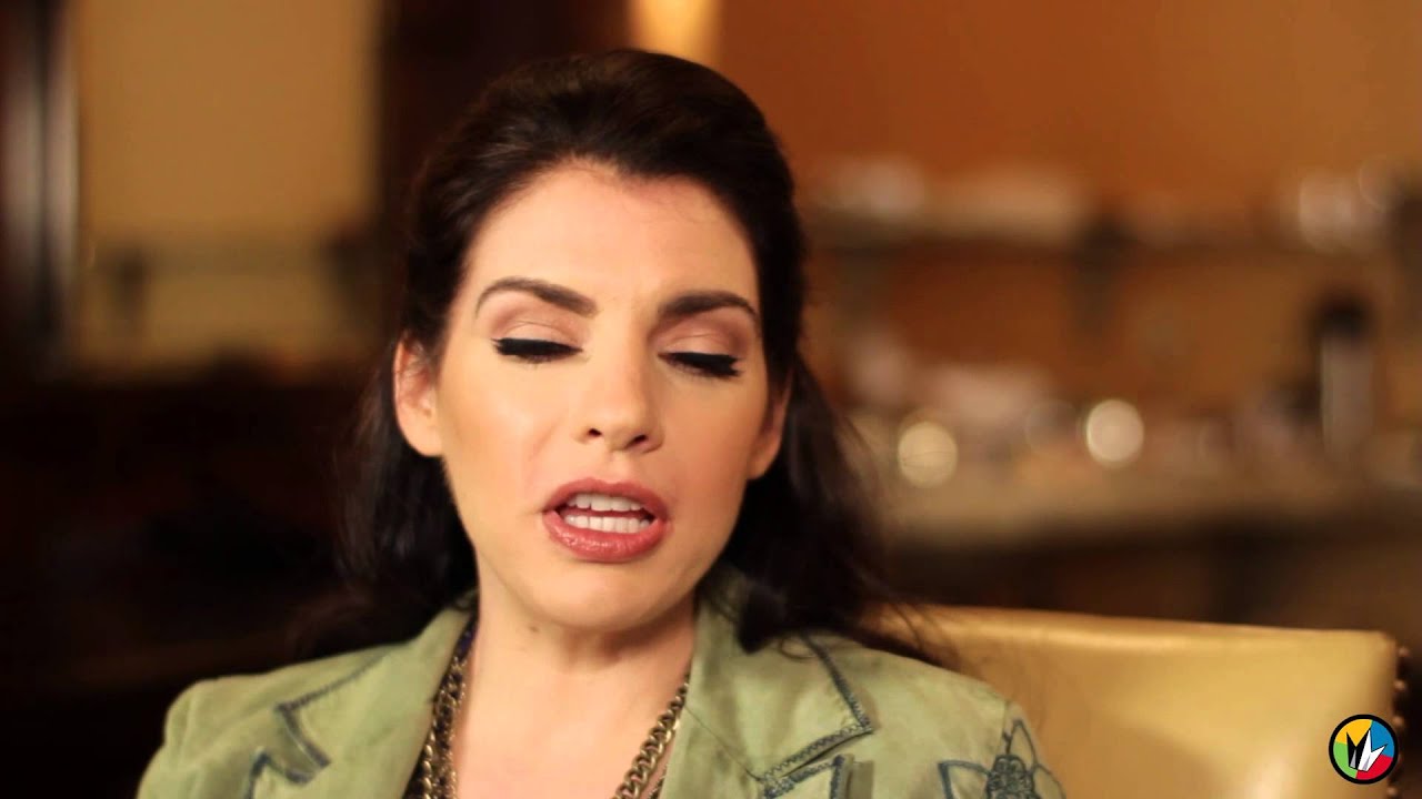 The Host -- EXCLUSIVE Stephenie Meyer Interview 2012 -- Regal Movies [HD]