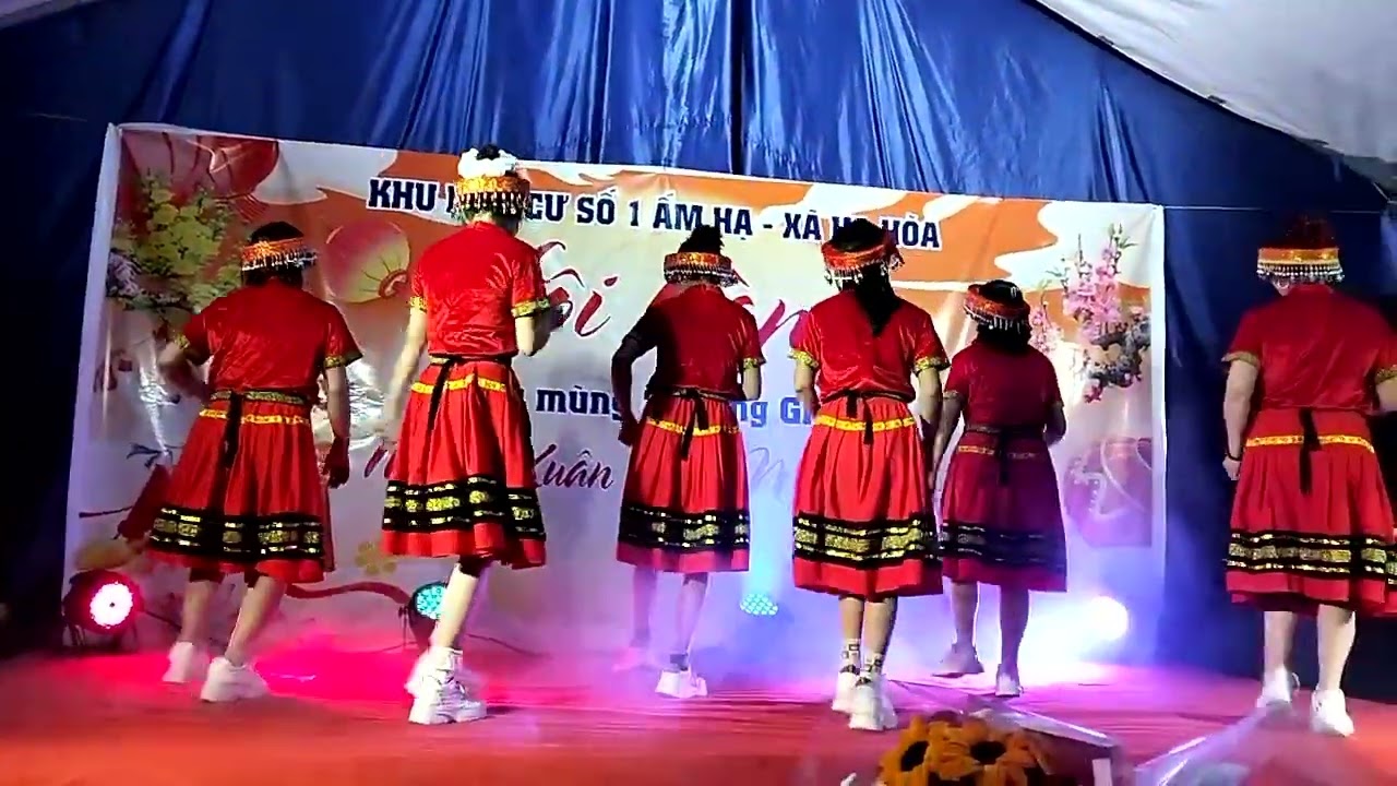 Thơ tình của núi Chào Xuân 2026 khu 1 ấm hạ cũ