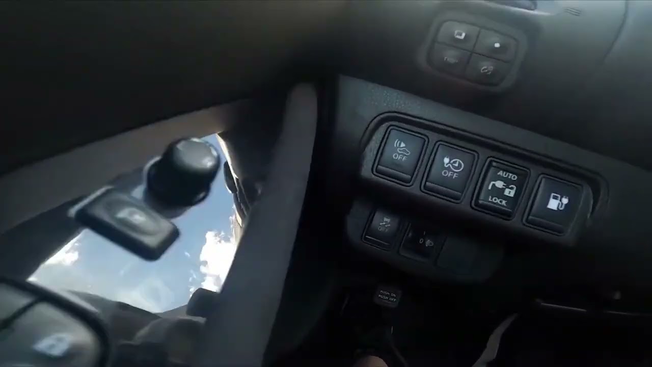 Wo befindet sich der OBD2-Anschluss im Nissan Leaf (2011–2017)? – OBD2-Port finden